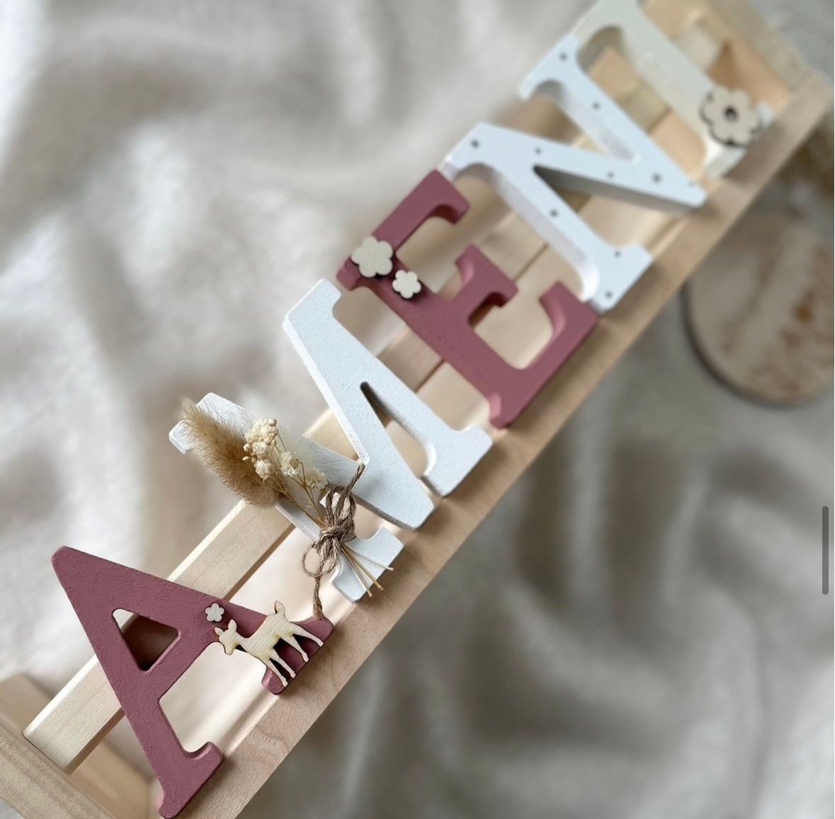 Buchstabenregal - Motiv Ameni