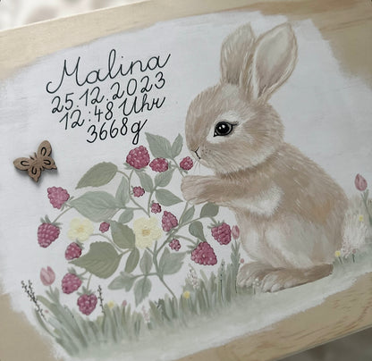 Spielzeug- und Erinnerungskiste - Hase nascht Himbeeren