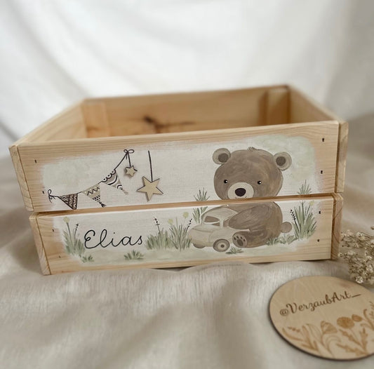 Kiste - Teddy mit Spielzeugauto